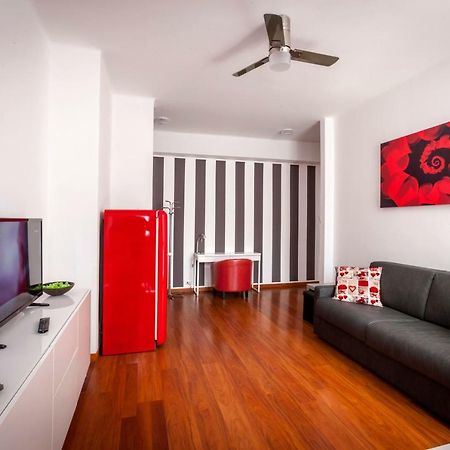 Bright House In Milan Apartment ภายนอก รูปภาพ