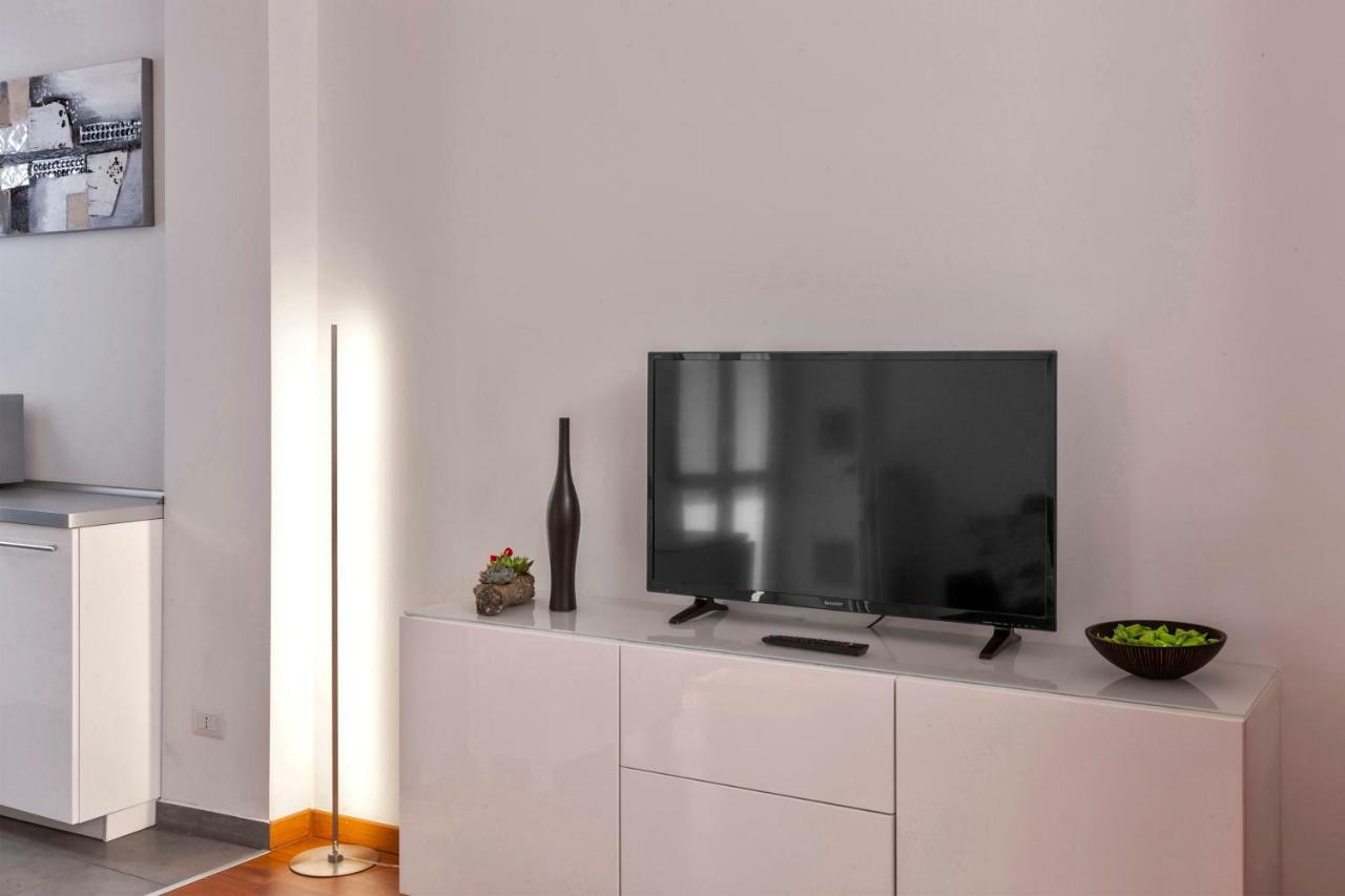 Bright House In Milan Apartment ภายนอก รูปภาพ