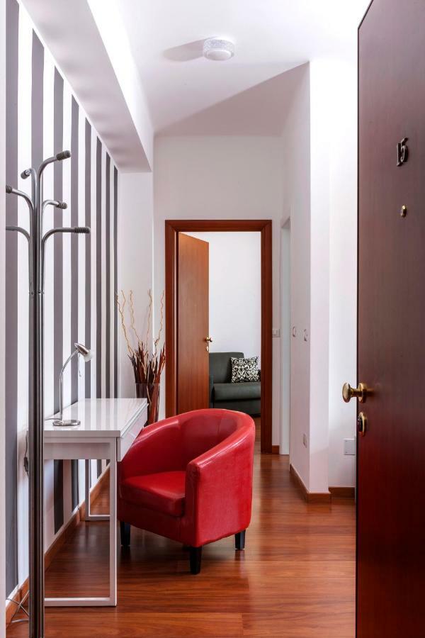 Bright House In Milan Apartment ภายนอก รูปภาพ