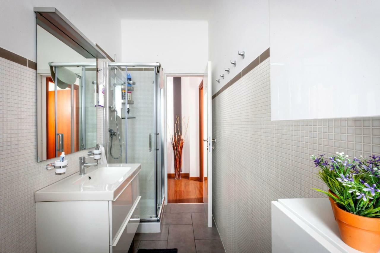 Bright House In Milan Apartment ภายนอก รูปภาพ