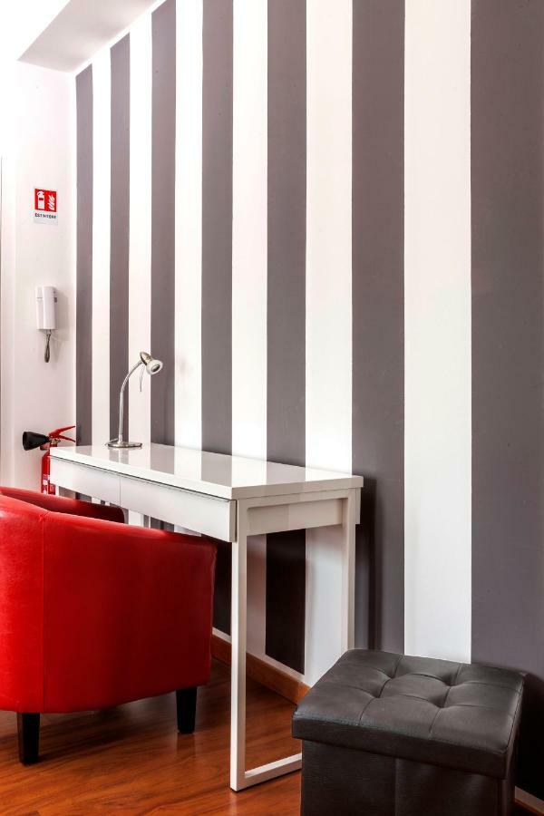 Bright House In Milan Apartment ภายนอก รูปภาพ