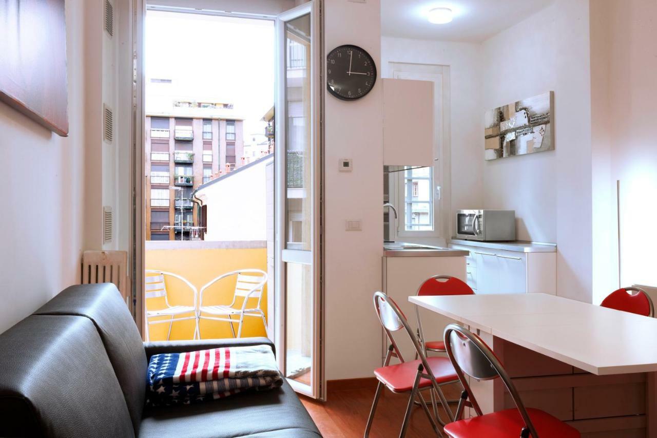 Bright House In Milan Apartment ภายนอก รูปภาพ