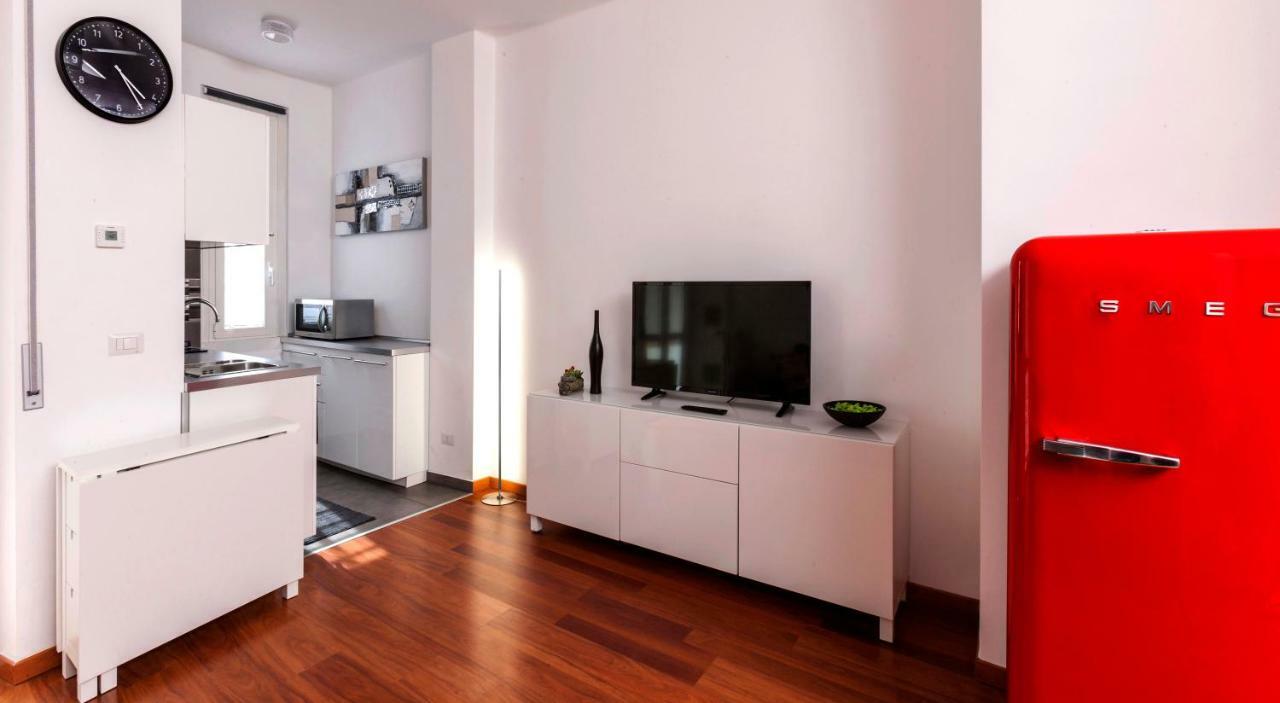 Bright House In Milan Apartment ภายนอก รูปภาพ
