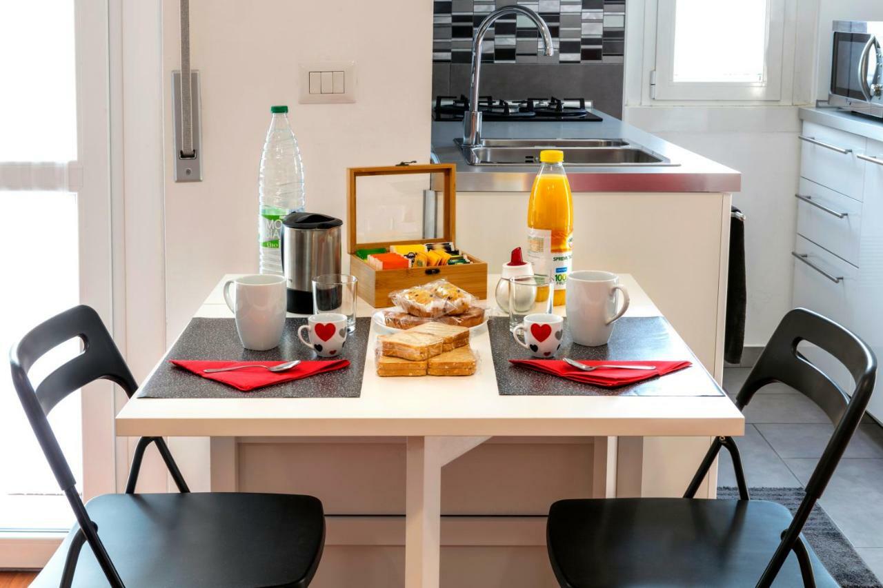 Bright House In Milan Apartment ภายนอก รูปภาพ
